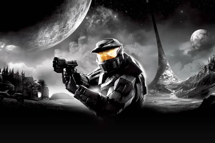 The Official Picture of Halo: Combat Evolved with master chief, One of video games to play before you die.