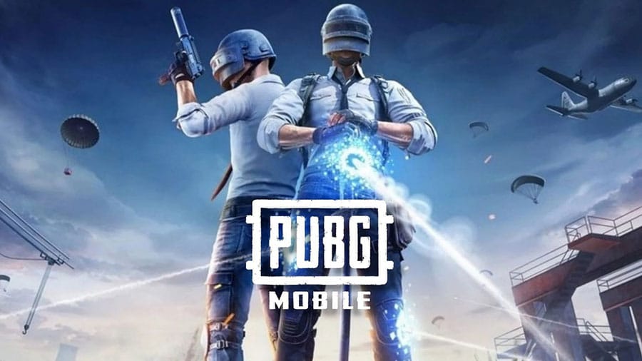 Screenshot of "PUBG Mobile" gameplay with players in a battle royale scenario.