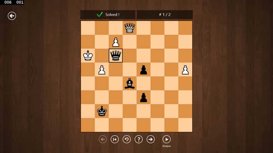 A main picture of Chess Tactics Pro, one of the best chess games for android.